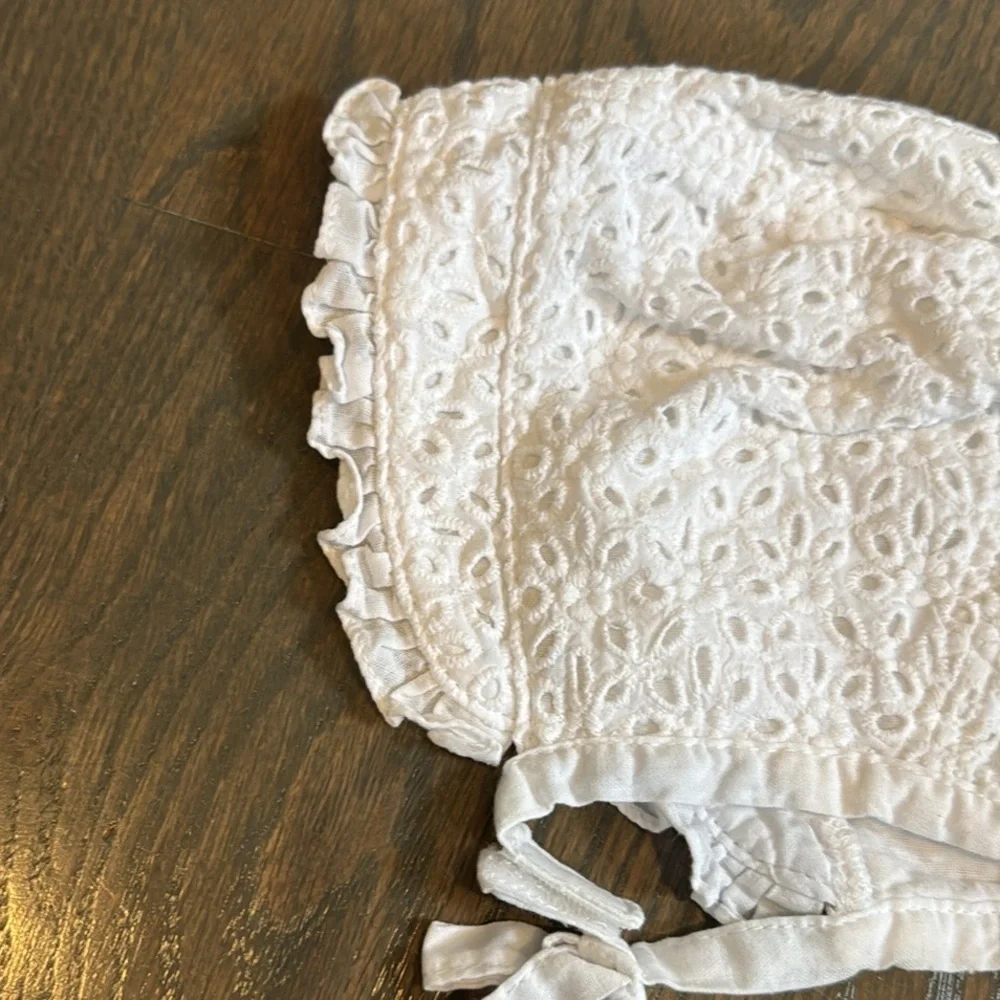Cat & Jack White Baby Girls' Floral Bonnet - Newborn